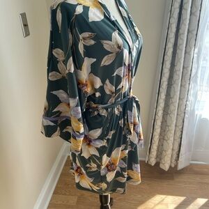 Casual Blue and Tan Wrap Robe with 3/4 Dolman Sleeves